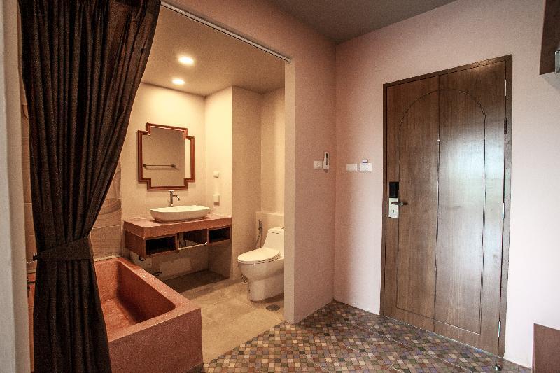 Hotel The Pineapple Krabi town